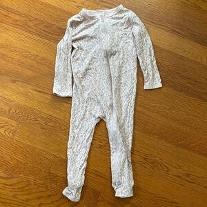 VGUC/EUC Zippered Romper in Small Blush Leopard 2T 🪁